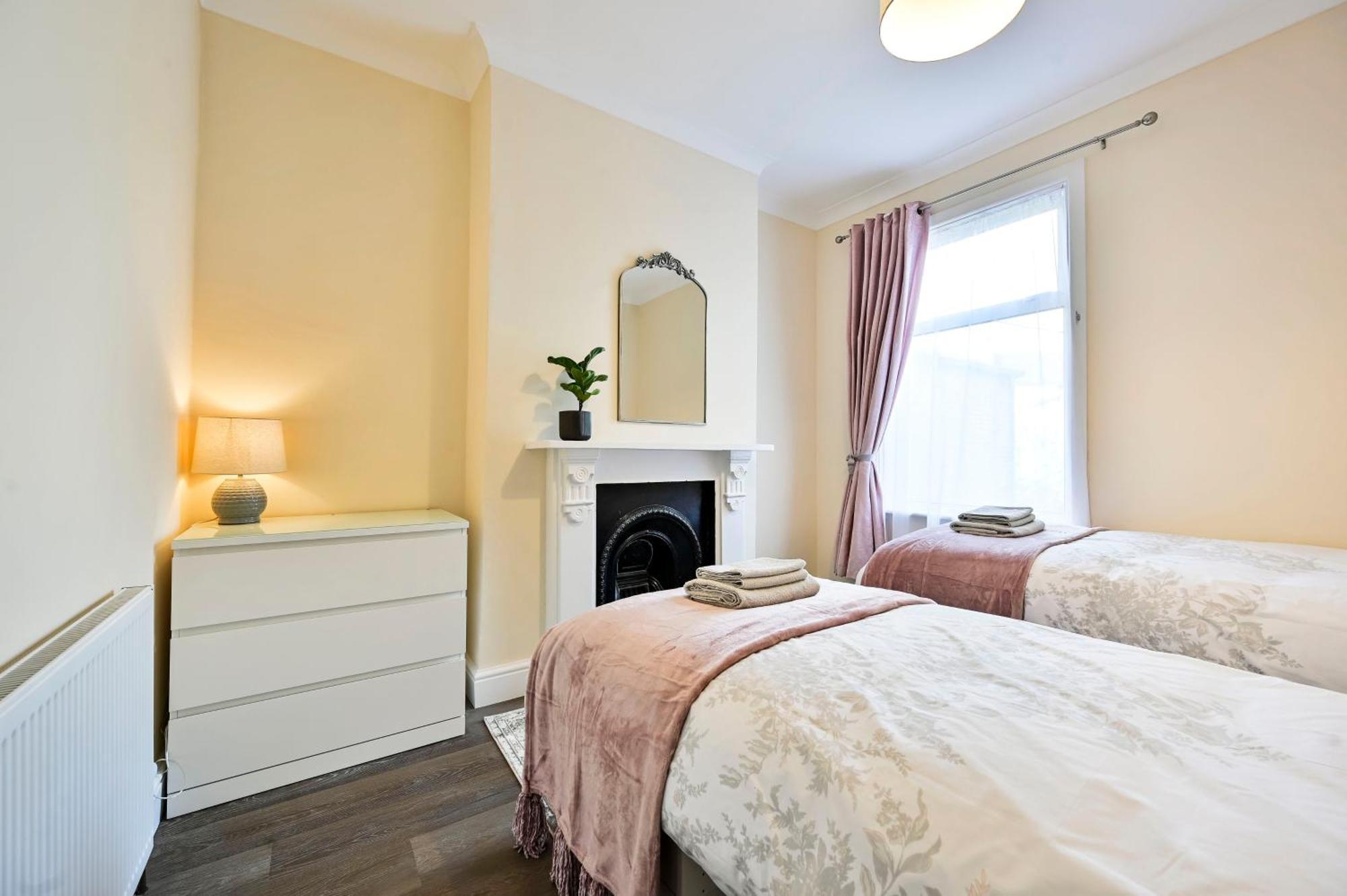 A Two Bedroom A Stride Away From Meridian Greenwich London Exterior photo